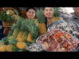 Cooking Pineapple Feast! Chicken Gizzard, Octopus & Shrimp Village-Style Recipe!
