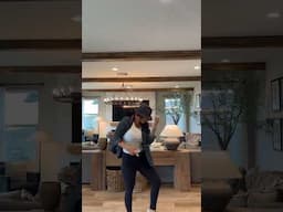 A good song of MJ’s comes on … and it’s a done deal! 🤣 #homehumor #lol #michaeljackson