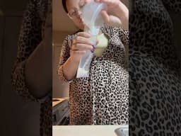 Pump and pour with me✨🍼#pumping #pumpwithme #boymom #momlife #fyp #viralshorts