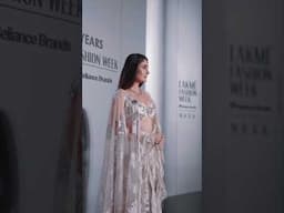 Kareena Kapoor khan at the red carpet for the 25 Year Anniversary celebration Gala of LFWxFDCI.