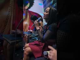 Sol can belt some notes! Laura Pausini Amores Extraños cover - Filipino Karaoke