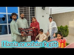 Nisha api or bacchon k gift 🎁 de diye || Adnan and Misbah