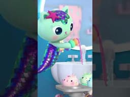 Tubby Time for the Cupcake Cuties! 🛁 | GABBY'S DOLLHOUSE