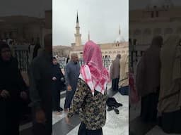 Asr time arrives while approaching Masjid an Nabawi in Madinah