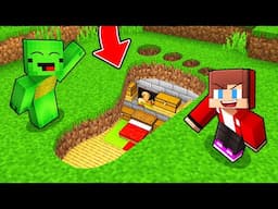 Mikey and JJ Found SECRET FOOTPRINT BASE in Minecraft (Maizen)