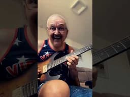 O VELHINHO TOCA COM AMOR