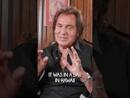 Surprising a fan at karaoke 🎤😱 #shorts #engelberthumperdinck