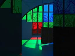 An installation extended to the outside of the exhibition space! Troika challenges your perception👀