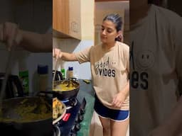 Dal ke Pakode ki Sabzi khayi hai? Let’s cook with Mom ❤️ #trending #cookingvideo #ytshorts