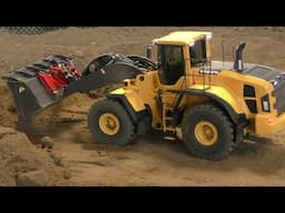 Fendt 1050 and Volvo L250G at the landfill