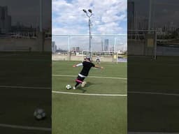 IMPOSSIBLE 1 TRY FREE KICK WITH PRO FOOTBALLER