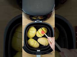 Hasselback potatoes… do I need to say more? #recipe #potatorecipe #cooking #potatorecipe