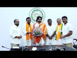 శ్రీ పాకా వెంకట సత్యనారాయణ గారిని అభినందించిన శ్రీ పవన్ కళ్యాణ్ గారు | #PawanKalyan | #JanaSenaParty