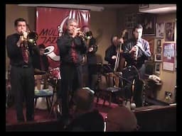 Vintage Jazzmen play "I'll Take You Home Again"