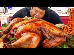 Fat brother roasted a 13-pound turkey for 4 hours, and his brothers gathered around to enjoy it!