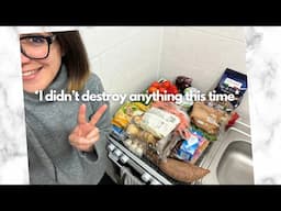 Another *realistic* grocery haul of a 39 year old vegetarian living alone