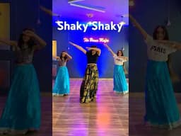 Shaky #dance #sanjurathod #ishamalviya #shakyshaky #marathisong #marathistatus #bhangradance