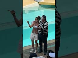 she left with Tom the mime 😹SeaWorld #seaworldmime #funny #comedy #viralvideo #shorts