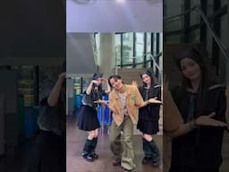 호비가 빌려온 #ILLIT Girls 🔫😺🔫😺 #jhope_KillinItGirl #jhope #제이홉 #IROHA #이로하 #MOKA #모카 #아일릿