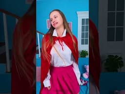 A vampire sneaks makeup into class—fang-tastic disguise🧛💄