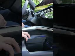 Where does the coin go? 💡Unique storage in the cockpit of the Peugeot e-3008 AWD