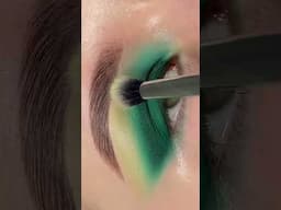 Green Never Looked So Good 💚 | 🎥 martyna.makeupx