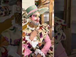 Marie Antoinette’s hairdresser 🎂🍰🧁 What does this lewk remind you of?