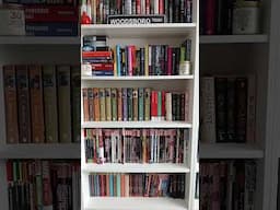30 Second Bookshelf Tour! #books #booktok #bookshelves