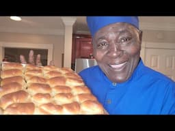 Sour Cream Dinner Rolls