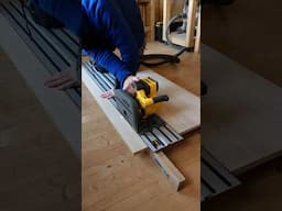 Cutting out a door in 19mm oak veneered mdf #oakdoors #oakdoor #timberdoor #oakveneer #woodworking