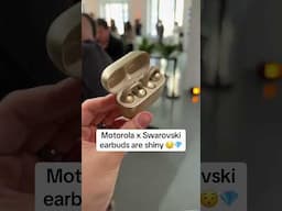 Moto Buds Loop feature a design made in partnership with Swarovski. Retail price is TBD for now!