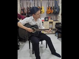 CHÀNG THANH NIÊN NHẬT BẢN HÁT NHẠC VIỆT NAM RẤT HAY SAU 01 THÁNG HỌC GUITAR TẠI LỚP NHẠC ANH NGỌC