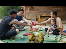 Warm Housewarming Dinner: Ly Thi Di Happily Receives Gifts From Two Close Friends