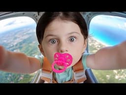Julinha brinca de viajar e aprende o que pode✅❌ e não pode no aeroporto e no Hotel| Mimi Julinha