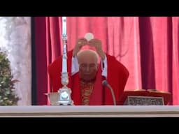 Cardinal Giovanni Battista Re breaks bread at Pope Francis’s funeral