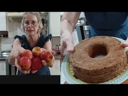 BOLO DE AVEIA COM MAÇÃ  CASCA DE MAÇÃ E UVAS PASSAS (SEM GLUTEN)