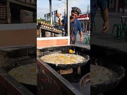 Oyster omelette that you have to eat when you go to Ayutthaya!!!