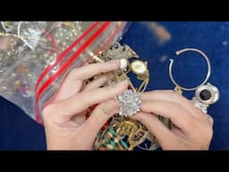 I Bought A £20 Bag Of Jewellery! | MYSTERY JEWELLERY UNBAGGING | Vintage Bits For Whatnot Show!
