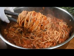 طبخ ألذ مكرونة سباغيتي بصلصة اللحم في أقل من 30 دقيقة Cook a delicious spaghetti with meat sauce