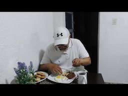 Desayunando en casa cocinado por el chef willy