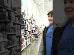 Kai Cenat Meets His Fan In Walmart!