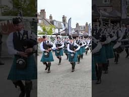Dunnottar #pipesanddrums opening #march through crowd at 2025 #stonehaven Feein' market #shorts