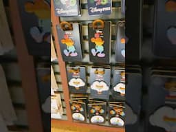 Disney Pin Trading at Walt Disney World #disney #disneypins #disneypintrading #disneysprings #wdw