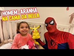 HOMEM ARANHA BRINCANDO NA CAMA DA BELLA
