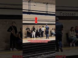 🔴BEWARE: Pickpockets at Rome's Colosseo Metro Station! Spot and avoid them! #Viral #Pickpocket #Roma