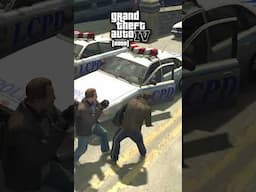 ¿Como reaccionan los policías cuando te golpean en cada GTA? #gta #gtav #shorts