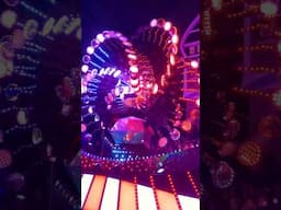 The “infinity float” from Paint the Night #disneyland #paintthenight #parade