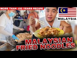 TRYING THE FAMOUS MALAYSIAN FRIED NOODLES IN PENANG!