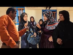 Funny and strange send-off: Naseroo sends his children to school with strange behavior