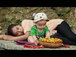 Ly Thi Di and her son started their journey to make a living after completing their home